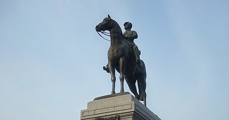 450px-MonumentoBaquedano