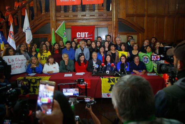 Distintas organizaciones que componen Unidad Social, pero que están fuera del denominado Bloque Sindical, han criticado una "ausencia de democracia" dentro de un espacio que, alegan, ha sido tomado por los gremios sindicales. Foto: Agencia UNO.