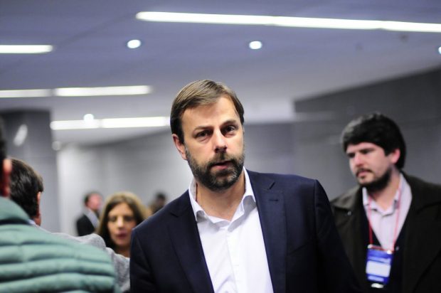 El alcalde de Puente Alto y presidente de la Asociación Chilena de Municipios, German Codina, pidió la postergación de las elecciones de gobernadores regionales programadas para octubre de este año. Foto: Agencia UNO.