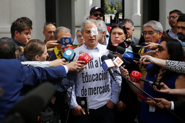 Uno de los que ha sido objeto de críticas dentro del denominado Bloque Sindical de Unidad Social por su "excesivo protagonismo", es el presidente del Colegio de Profesores, Mario Aguilar. Foto: Ramon Monroy / ATON Chile.