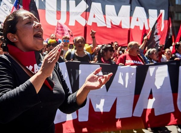 Entre sus demandas, el Movimiento de Pobladores Ukamau apunta al derecho a la vivienda, la construcción de barrio como unidad social indispensable y la ciudad como una necesidad básica (Foto: www.ukamau.cl).