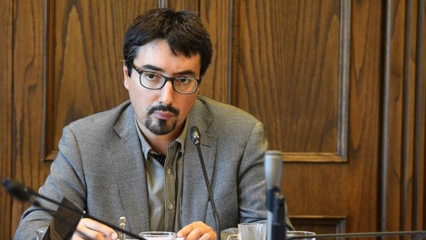 El senador de Revolución Democrática, Juan Ignacio Latorre, manifestó su disposición a revisar los plazos para los independientes, mientras se mantenga un criterio político. Foto: Agencia UNO.