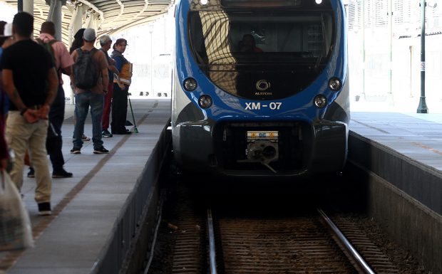 Autoridades realizan balance a un año del metrotren Nos