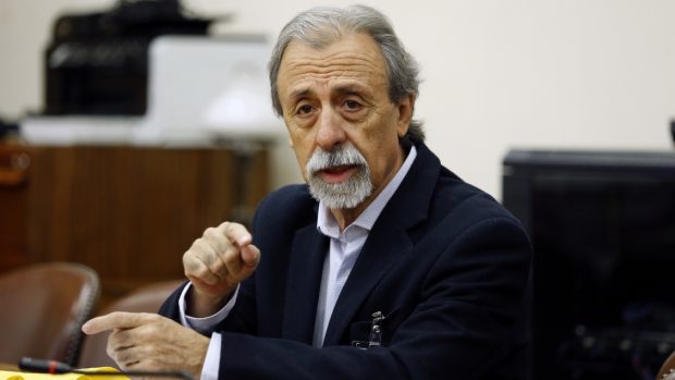 "Se puede dar el fenómeno de que, dada la capacidad de movilización, los constituyentes se constituyan en la primera reunión y se auto declaren soberanos y se acaba todo. Se cierra el congreso inmediatamente", fueron las palabras del vocero de la Coordinadora No+AFP, Luis Mesina, que causaron rechazo en el oficialismo. Foto: Agencia UNO.