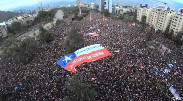 El pasado 18 de octubre Chile vivió un denominado 'estallido social' que levantó demandas de la ciudadanía en torno a mayor igualdad en el país y la impugnación a una clase política fuertemente elitista. Foto: Archivo.