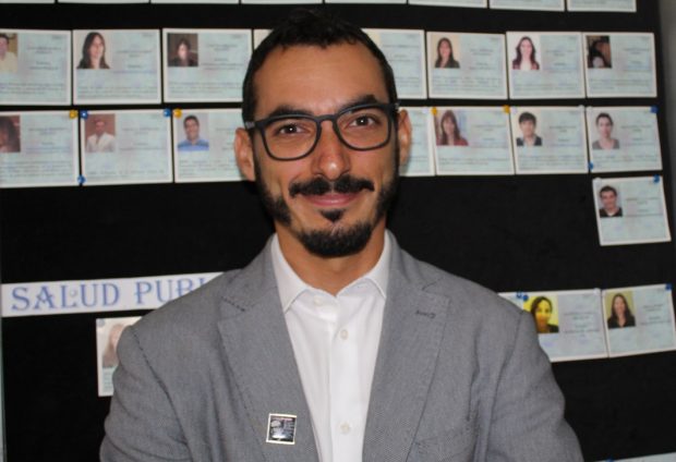 El Dr. Cristóbal Cuadrado es médico salubrista y académico de la Escuela de Salud Pública de la Universidad de Chile. Además, es secretario técnico del Departamento de Salud Pública del Colegio Médico.