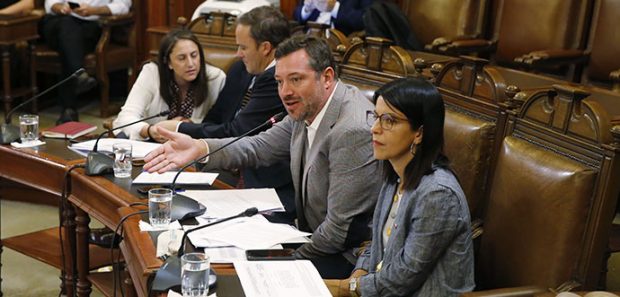 Ministro Sebastián Sichel en la comisión mixta.