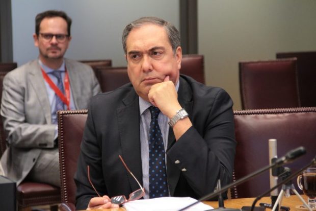 En 2012, en su primer período, el senador independiente por la Región de Magallanes, Carlos Bianchi, presentó un proyecto de ley que buscaba limitar la reelección de las autoridades. Sobre la iniciativa que se discute actualmente asegura que es "un mal proyecto". Foto: Prensa Carlos Bianchi.
