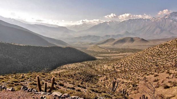 Con los pozos del sistema de Agua Potable Rural )()APR agotados, 19.130 personas se surten de camiones aljibe.