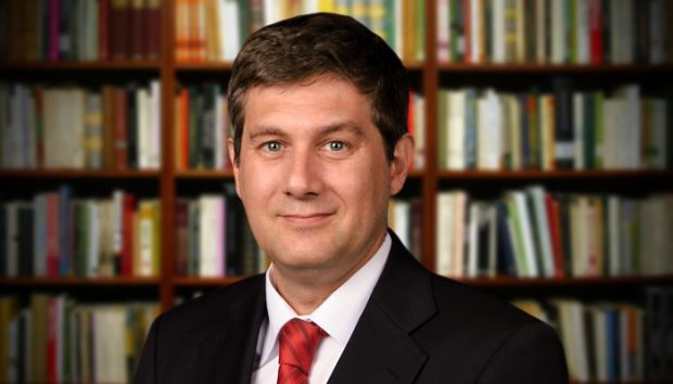 El analista político ligado a Renovación Nacional y ex director del Instituto Libertad, Aldo Cassinelli, también fue integrante de la desaparecida Comisión Bravo. Foto: Instituto Libertad.
