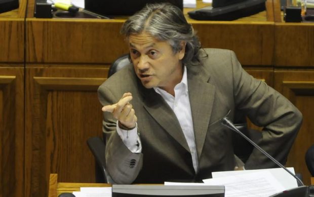 El senador MAS Alejandro Navarro viajó en los últimos días a La Paz, Bolivia, para la toma de mando del presidente Luis Arce. Foto: Agencia UNO.