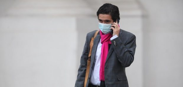 El ministro de Hacienda, Ignacio Briones, fue a quien el presidente Sebastián Piñera le encomendó la tarea de liderar los diálogos previos para llegar a un acuerdo por un Plan de Emergencia ante la pandemia. Foto: Ailen Díaz / Agencia UNO.