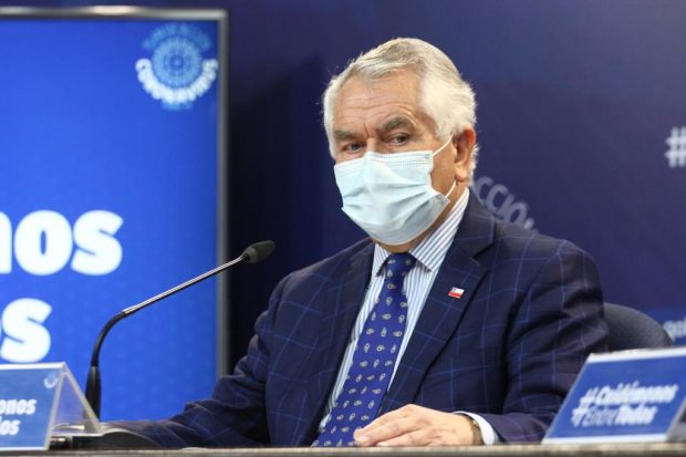 Este sábado se llevó a cabo un nuevo cambio de gabinete en el gobierno de Sebastián Piñera. Salió de su cargo el ministro de Salud, Jaime Mañalich, y en su reemplazo asumió el ex presidente del Colegio Médico, Enrique Paris. Foto: Colegio Médico.