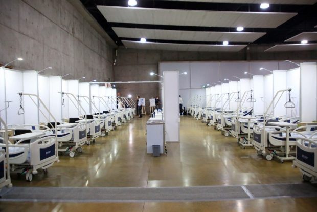 El 7 de mayo el Centro Hospitalario Huechuraba comenzó a operar con 280 camas distribuidas en dos módulos. Sin embargo, según el contrato, el lugar estaba arrendado desde el 1 de abril. Foto: Agencia UNO.