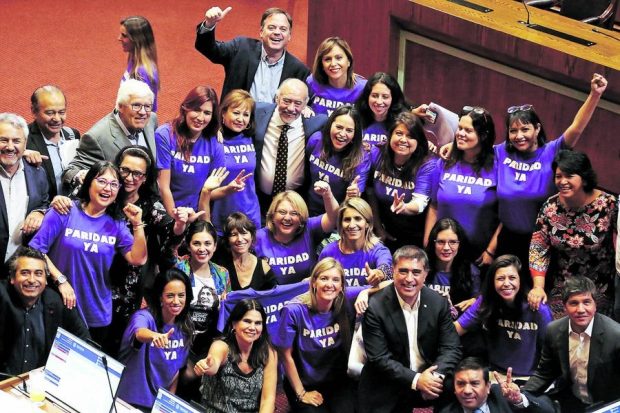 Días antes del 8 de marzo de 2020, la Cámara de Diputados y el Senado aprobaron la paridad en el eventual órgano encargado de redactar una nueva Constitución para el país. Foto: Agencia UNO.