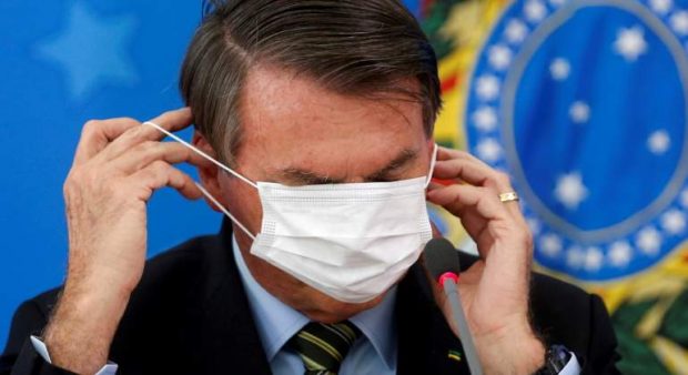 Jair Bolsonaro, durante un punto de prensa cuando aún era presidente de Brasil y estaba a cargo de la gestión de la pandemia en el país.