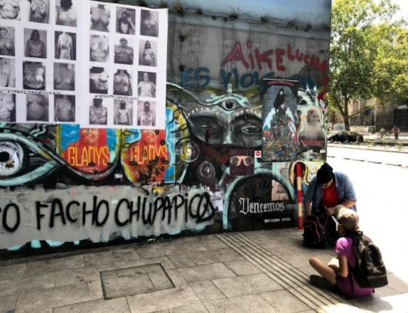 En la imagen, grupo de estudiantes tomando registros. Diciembre 2019.