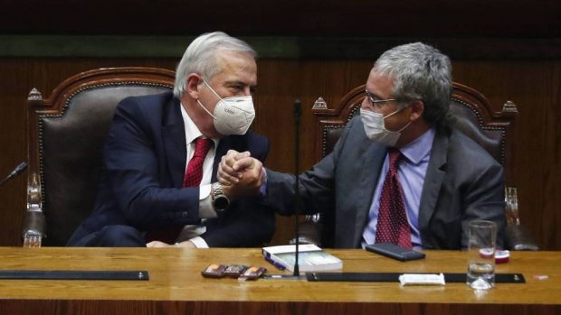 El exministro de Salud, Jaime Mañalich, se vio enfrentado a una acusación constitucional en su contra que, sin embargo, no prosperó en la Cámara de Diputadas y Diputados. Foto: Agencia UNO.