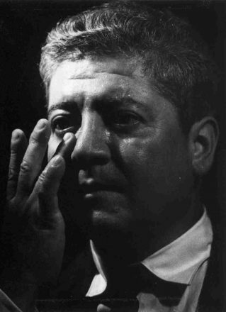 Luis Oyarzún Peña hacia 1960. Fuente: Memoria Chilena. 