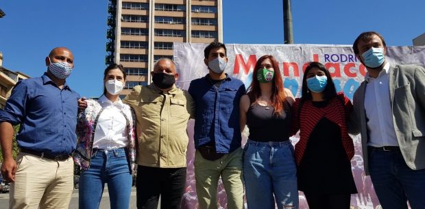 En el lanzamiento de la candidatura del vocero de Modatima, Rodrigo Mundaca, estuvieron el diputado RD Jorge Brito, la diputada y presidenta de RD Catalina Pérez, el alcalde de Valparaíso Jorge Sharp, entre otras figuras políticas. Foto: Facebook.