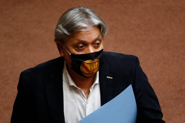 La presentación realizada por el senador Alejandro Navarro (PRO), que en un principio estuvo dirigida en contra del presidente Sebastián Piñera y de Magdalena Díaz, fue acogida parcialmente por la Corte de Santiago. Foto: Agencia UNO.