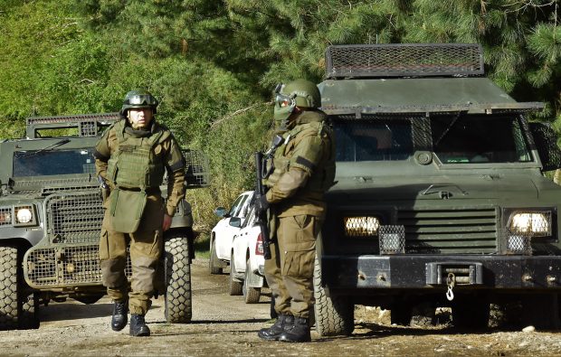 En los últimos días y a petición del ministro del Interior, se han desarrollado patrullajes mixtos entre personal de Carabineros, la Policía de Investigaciones y el Ejército para evitara tentados en La Araucanía. Foto: Agencia UNO.