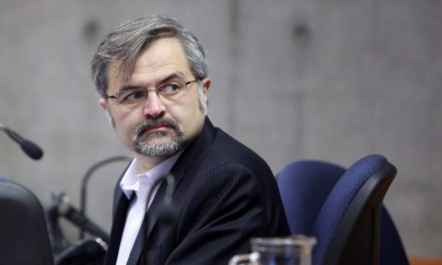 El abogado Luis Mariano Rendón es candidato a constituyente por el Distrito 13 y ya ha interpuesto otras querellas en contra del Presidente Piñera que se encuentra en tramitación. Foto: Agencia UNO.