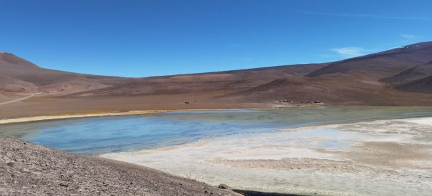 Laguna verde, en la cercanías del salar de Maricunga. FOTO: Comunidad pueblo Coya comuna Copiapó.