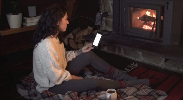 Kindle Paperwhite Lifestyle 4-2