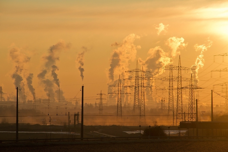 Si bien hay factores naturales que explican parte de la crisis hídrica, el cambio climático producido por el ser humano es también responsable de la situación.
