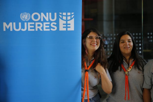 Santiago, 7 marzo 2023. Imágenes de mujeres previo al 8M. Este miércoles por la tarde se conmemora un nuevo día de la mujer en el que se realizara una marcha por el centro de Santiago. Marcelo Hernandez/Aton Chile