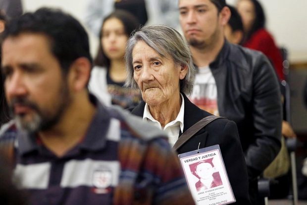 El libro presentado es fruto de la histórica lucha de la Agrupación de Familiares de Ejecutados Políticos por hacer frente al olvido y a la impunidad de los crímenes perpetrados por el terrorismo de Estado. Créditos: U. de Chile