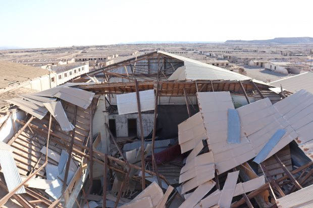 Vista del techo del teatro de la oficina salitrera y excampo de prisioneros de Chacabuco, Región de Antofagasta.