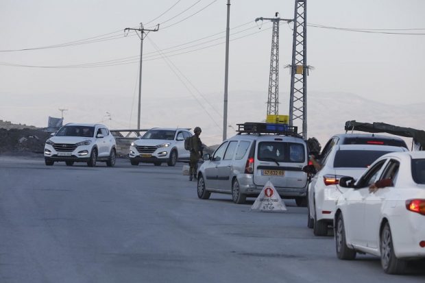 Las autoridades israelíes implementan checkpoint en diferentes lugares frente a las ciudades palestinas, incluyendo algunas instaladas sin previo aviso. Imagen Agencia Wafa.