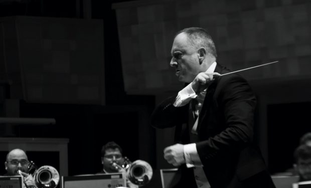 El director de orquesta Neil Thomson.