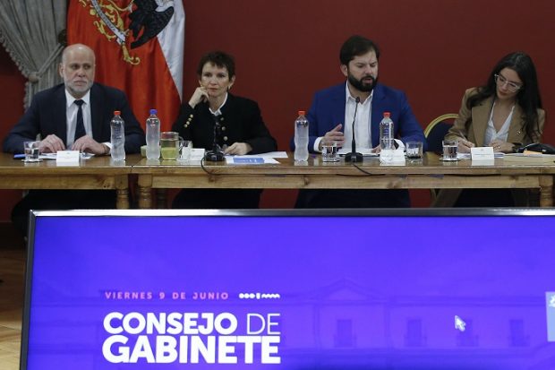 Santiago, 9 de junio de 2023. El Presidente Gabriel Boric encabeza sesion del Consejo de Gabinete, en el saln Montt Varas del Palacio de La Moneda. Dragomir Yankovic/Aton Chile