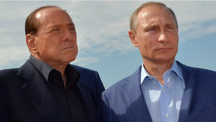 Silvio Berlusconi junto al presidente ruso Vladimir Putine, el 11 de septiembre de 2015. AP - Alexei Druzhinin