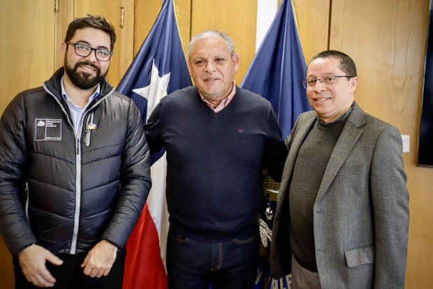 De izquierda a derecha: ministro (s) de Medio Ambiente, Maximiliano Proaño; gobernador de Valparaíso, Rodrigo Mundaca; y delegado presidencial de Concón, Quintero y Puchuncaví, Alejandro Villa.