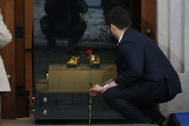 Santiago, 10 de septiembre de 2023 El Presidente de la Republica Gabriel Boric inaugura la exposicion El caminar de un democrata. Dragomir Yankovic/Aton Chile
