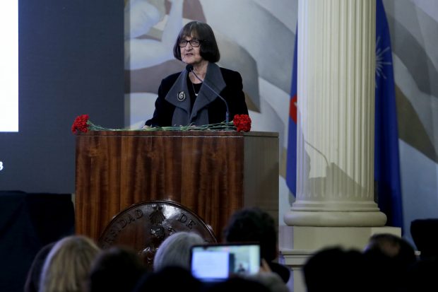La Rectora de la U. de Chile, Rosa Devés.