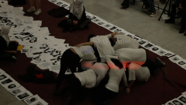 Performance "Las ruinas de Versalles".