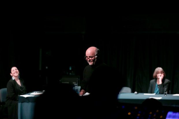 “El sumario, que se vacía de su sentido original, deja de ser un instrumento de protección y se transforma en un instrumento de persecución", agregó Azun Candina.