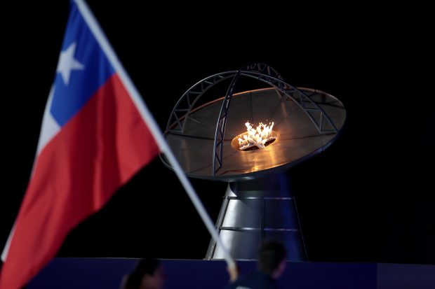 SANTIAGO, CHILE Ð NOV 26: La antorcha Parapanamericana durante la ceremonia de clausura de los Juegos Parapanamericanos Santiago 2023 en la Villa Parapanamericana en Cerrillos el 26 de noviembre en Santiago, Chile. / The Parapan American torch during the closing ceremony of the Santiago 2023 Parapan American Games at the Parapan American Village in Cerrillos on November 26 in Santiago, Chile.(Foto de Javier Vergara/Santiago 2023 va Photosport).