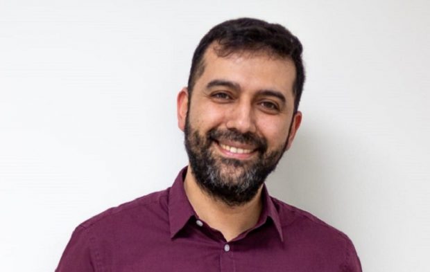 El académico de la Universidad Mayor, Alejandro Olivares.