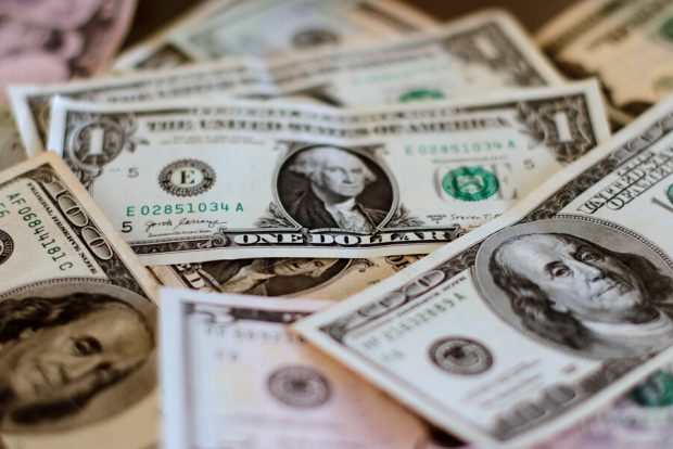 Alza en el precio de dólar