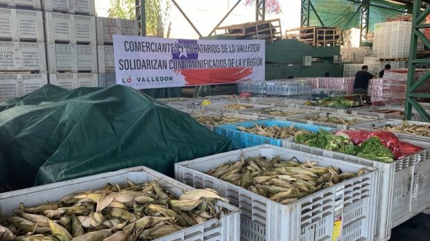 Locatarios de Lo Valledor envían cuarto camión con ayudas a damnificados por los incendios