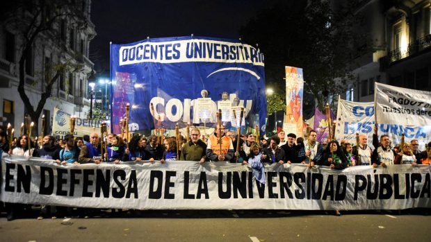 Protestas en defensa de la educación pública argentina.