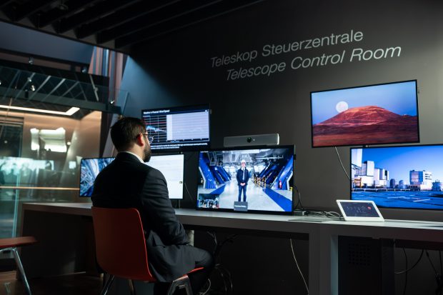 Presidente Boric en la sede central del Observatorio Europeo Austral.