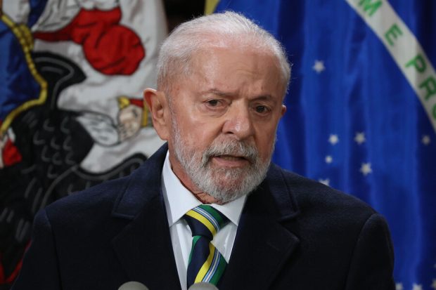 Presidente de Brasil, Luiz Inacio Da Silva en un punto de prensa en su visita a Chile.