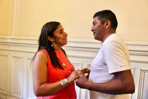 Fabiola Campillai se reúne en el Congreso con Pablo San Martín Chuñil.